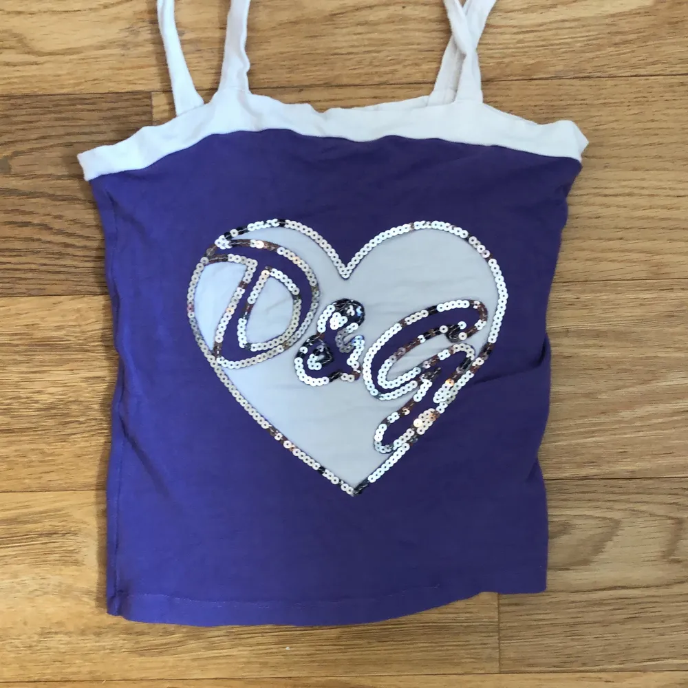Dolce & Gabbana topp! Vet inte om den är äkta, står ingen storlek men skulle säga XS-S. Yläosat.