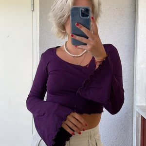 Vid blus  - Fin tröja med vida ärmar! Frakt tillkommer 🥰