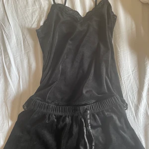 Pyjamas set från hunkemöller  - Pyjamas set från hunkemöller, knappt använd i storlek S