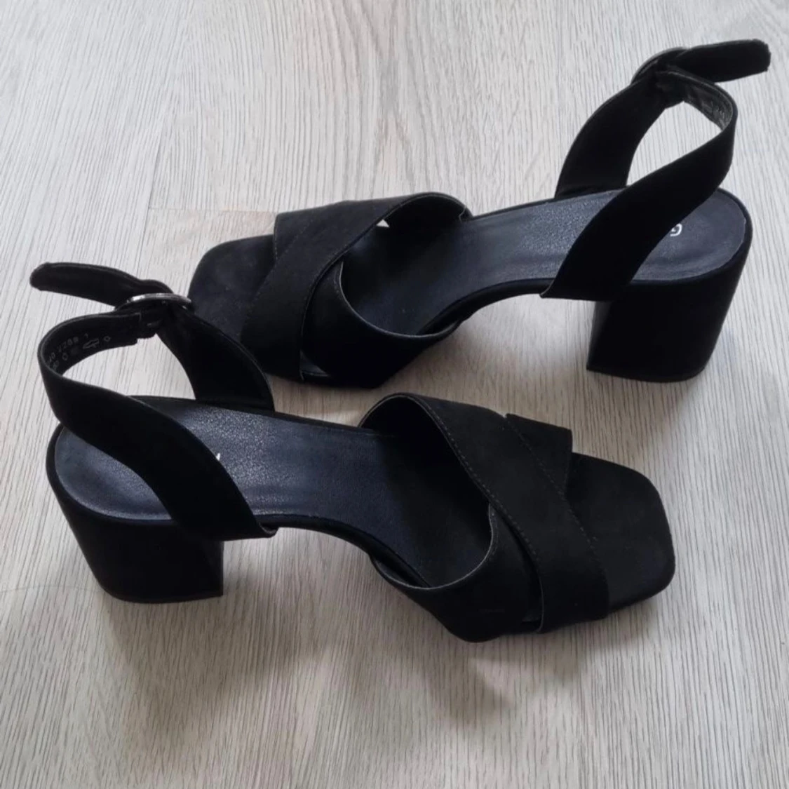 Sandal med klack - 90