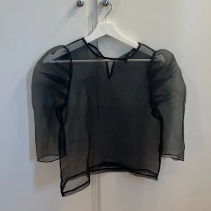 Blus - Jätte fin blus som man kan ha till fest osv❤️‍🔥❤️‍🔥