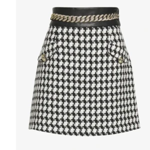 Kortkjol - Fin tandmönstrad kjol, River Island, XS. Tyvärr så har den inte kommit till så stor användning för mig och hoppas att den får en ny ägare. Se mina övriga aktioner! ❤️ 