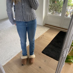 Raka jeans  - Raka jeans från GAP oanvända  , passar mig som oftast bär storlek 36 🤍