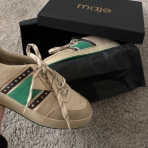 Maje skor - Säljer mina supersnygga slutsålda skor från maje, superfina till sommaren!! Mycket bra skick. Köptes nya för 2145kr