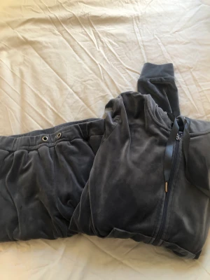 Mjukis set - Mjukis set från Gina tricot  Mörkgrå