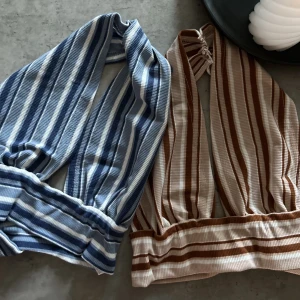 Färgglada toppar - Superfina toppar, som ej kommer till användning. Älskar färgerna men tycker tyvärr inte att topparna passar mig. Man knyter den bak i ryggen. Går att ha på, på olika sätt. Köp båda för 59 kr eller 40 kr/styck. Nypris: 69 kr/styck. Skriv för fler bilder 💓