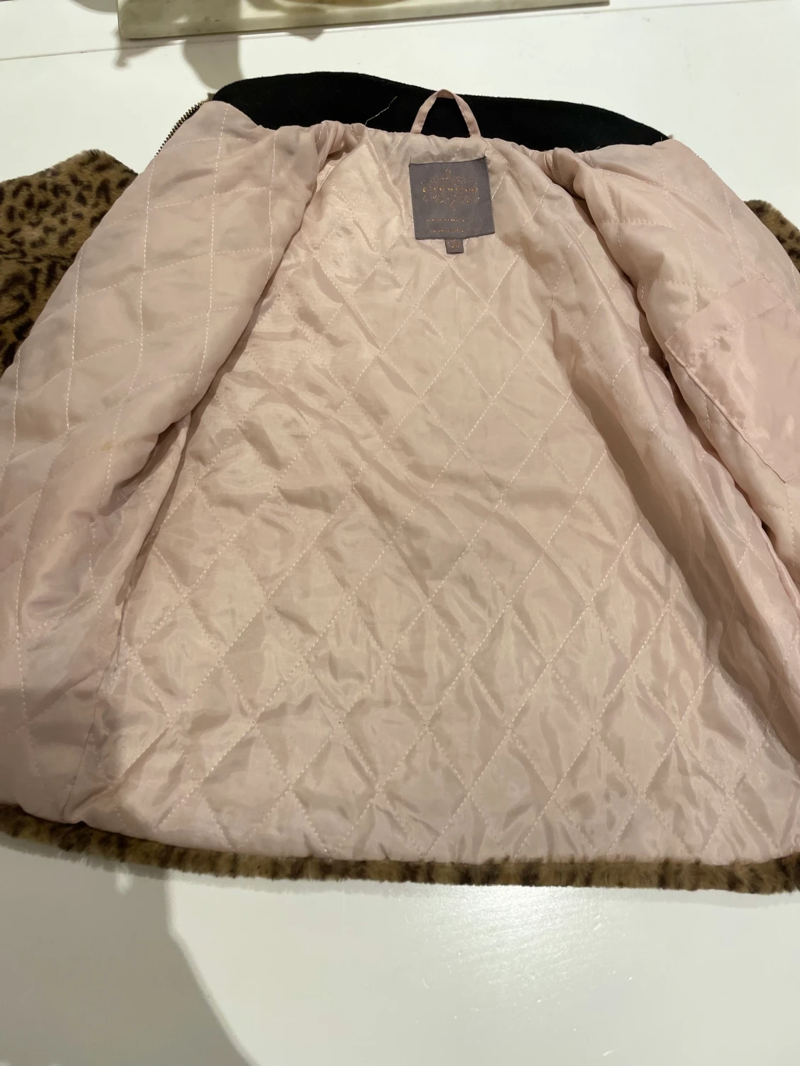 Härlig pälsjacka i strl 134 - 91