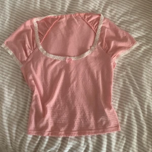 Gullig topp - Gullig topp i nyskick, skriv för fler bilder eller frågor💕Från shein