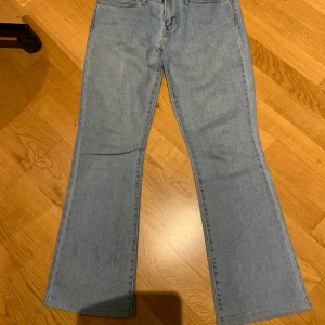 levis 501 petit st 38 - som nya 