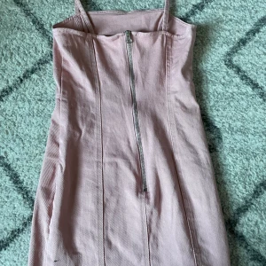 Jeans klänning  - Rosa jeans klänning 🔴SALU❤️ Från H&M Ny pris 400kr 
