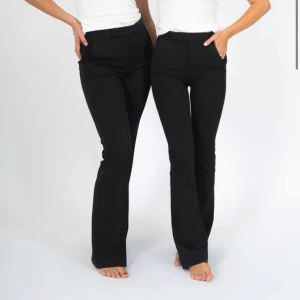 Kostymbyxor  - Ett par kostymbyxor från Sanne Alexandras märke ord pris 899kr. Sååå snygga men tyvärr försmå för mig 