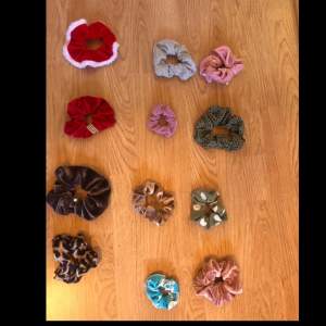  scrunchies 10kr/ st  Inga av dom kommer till användning  12 för 85kr 