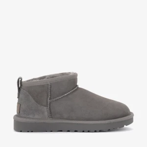 Uggs ultra mini  - Säljer mina uggs ultra mini i grå. Använda 1 gång. Storlek 38. Säljer dom för 1600.   Möter upp i Stockholm eller fraktar (står ej för frakten) 