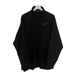 Nike jacka  - Perfekt skick inga som helst brister, som ny! Storlek medium