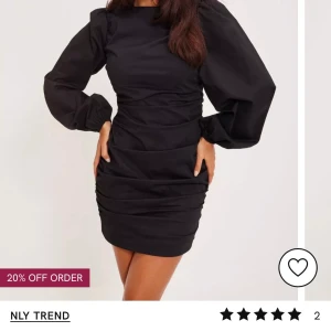 Klänning  - Säker denna klänningen från Nelly!!!! Många storlekar kan va indressant! Hör gärna av er!