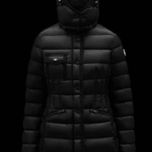 Moncler jacka  - Äkta Moncler jacka dam  Modell (Hermonie) Svart  Storlek xs  Tags/kvitto/låda finns  Nypris: 16.000:- Nyskick 