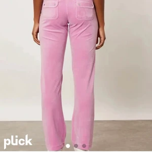 SÖKER JUICY!!💞 - Söker juicy couture! Spelar inte riktigt någon roll vilken färg! Kan buda max 900!💞 Skriv gärna om ni säljer elr känner nån som gör de! Helst storlek XXS❤️