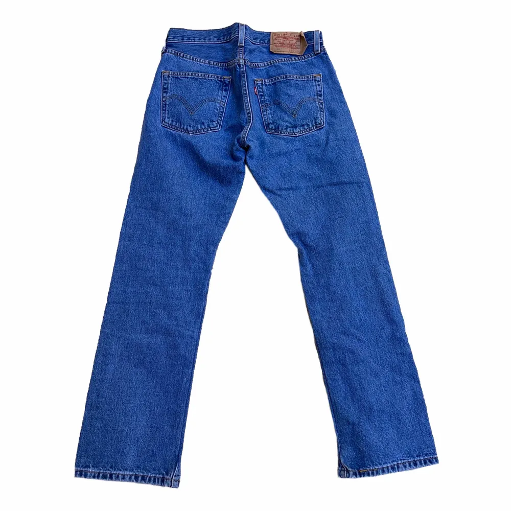 Vintage blå levis 501 i storlek 30/30 i toppenskick😍. Jeans & Byxor.