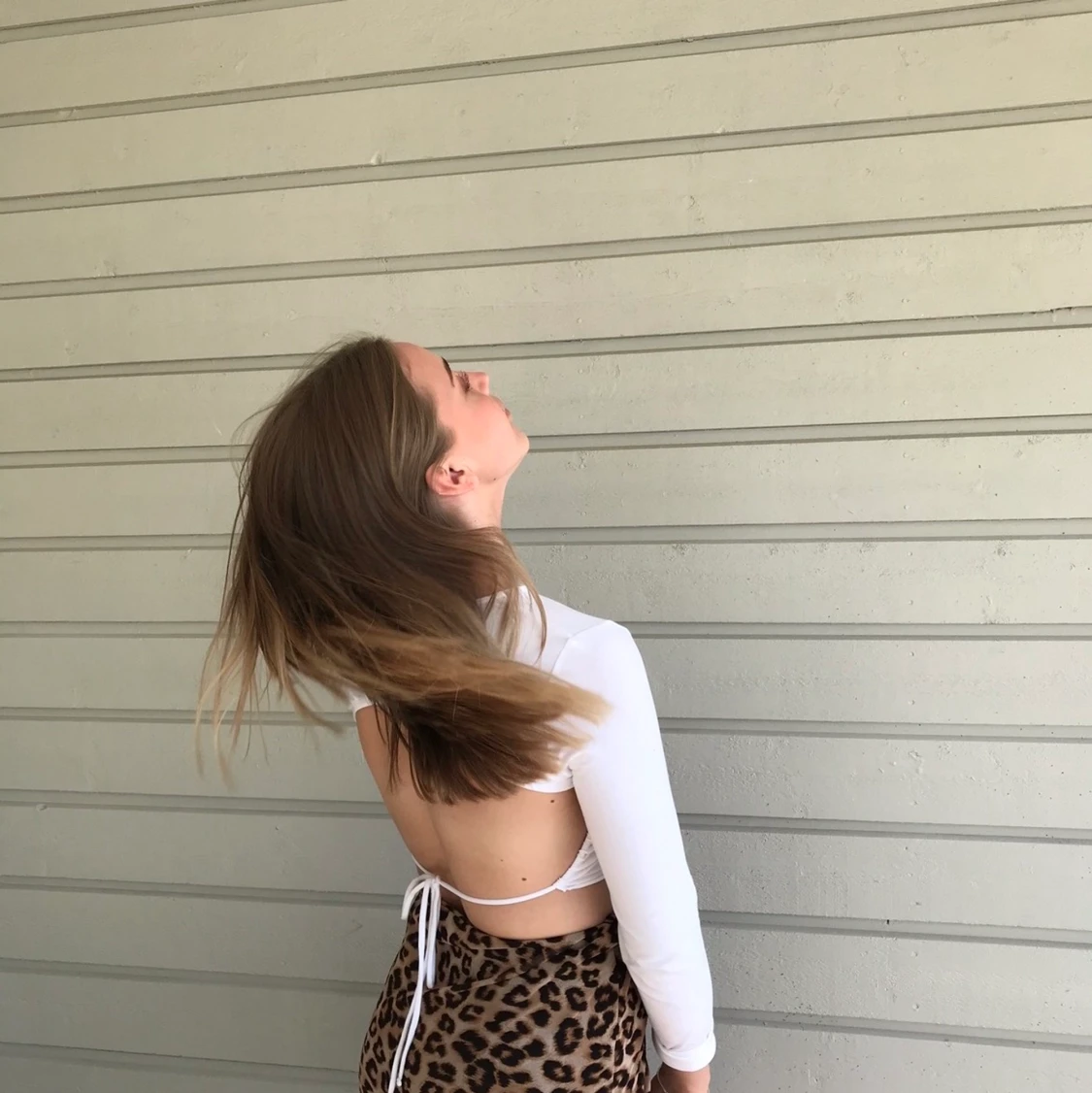 Vit topp med knytning i ryggen - 91