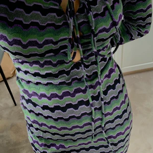 Zara klänning  - Skit cool klänning nu till sommaren. Slutsåld på hemsidan och tyvärr är den för liten för mig. Aldrig använd. Nypris 399kr. Pris kan diskuteras på snabbt köp. 