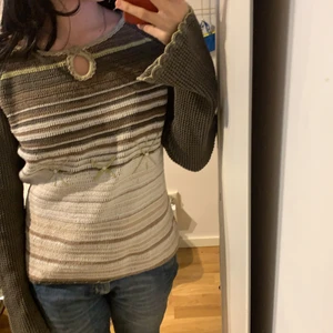 stickad tröja - Underbar långärmad tröja, älskar verkligen denna, tyvärr använder jag den inte mycket längre, hoppas den hittar nån annan som gillar den lika mycket, från esprit!