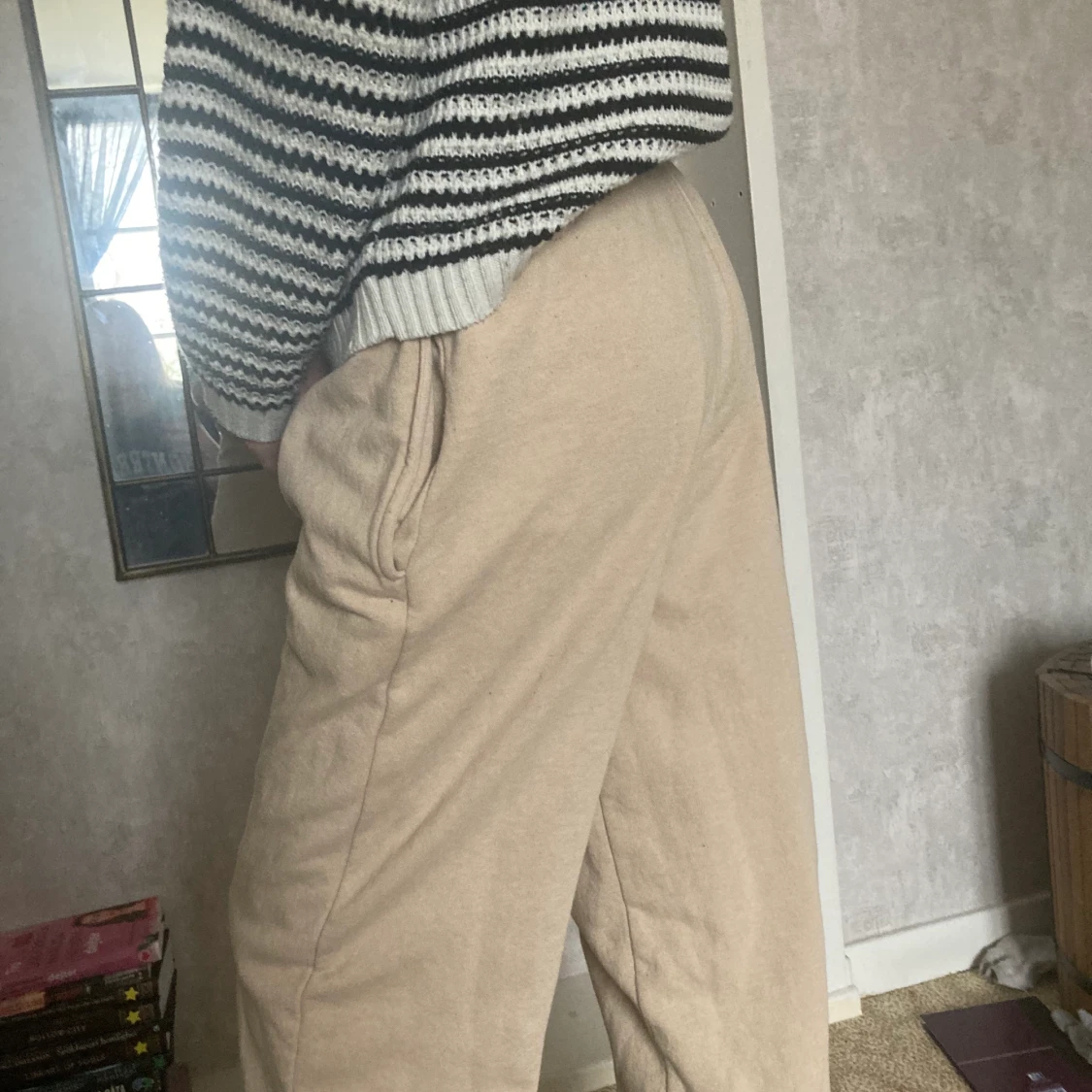 Beigea mjukis byxor - 90