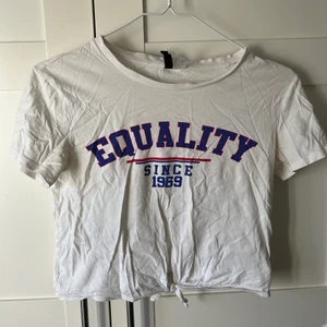 T-shirt - Vit t-shirt med tryck💞