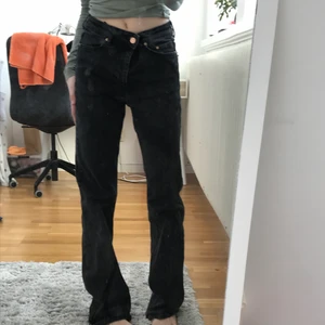 Jeans - Super snygga jeans från hm i storlek xs! Säljes för 80kr plus frakt, priset kan diskuteras!