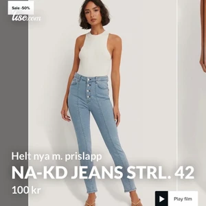 NA-KD jeans. Helt nya.  - Helt nya oanvända jeans från Nakd med prislapp på. Strl. 42. 