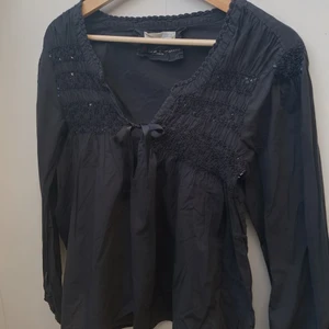 odd molly blus - Jättefin blus ifrån oddmolly med glitter detaljer! I jättefint skick💋