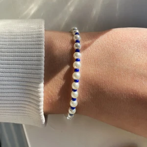 Pärlarmband  - Marinblått pärlarmband!✨ 55kr😍