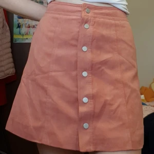 Kjol, H&M - En rosa A-linje kjol från H&M, stl. 38