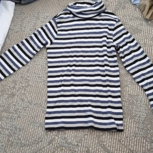 Barnkläder - Använt är I gott skick