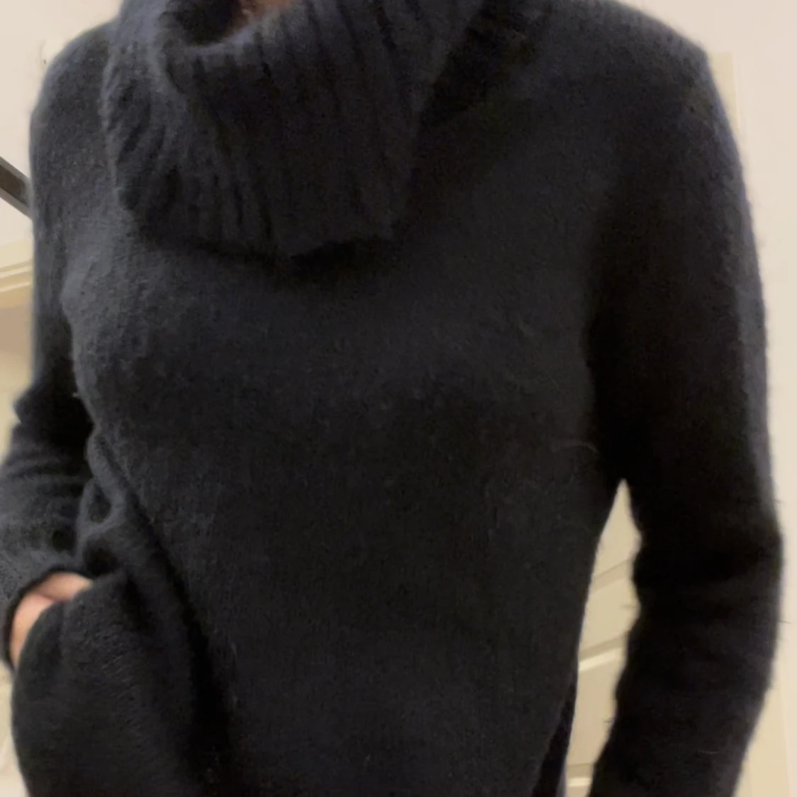 Marinblå stickad tröja - 91