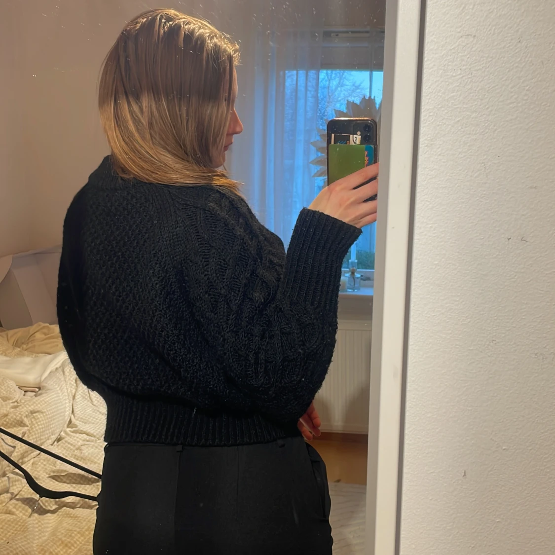 Svart stickad tröja  - 90