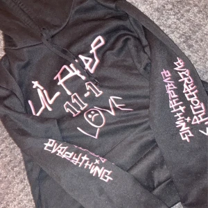 Lil peep hoodie - ganska ny inköpt förra året använts 2 gånger 