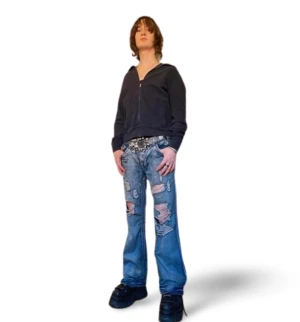 Tommy Hilfiger kofta - Mörkblå Tommy Hilfiger kofta med ”vintage fit”, lite ”ribbad” med krage.  Nypris: ca 800kr