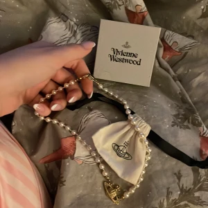 Vivienne Westwood halsband - ÄKTA, Vivenne westwood halsband nyskick som inte kommer till användning💘kom privat om frågor 