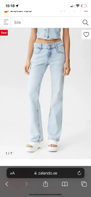 Skit snygga jeans, men tyvärr för småa💓 helt perfekt i längd för mig jag är 167 cm, men tänkte onödigt att bara ha dem i garderoben, bättre att någon annan får användning för dem! 
