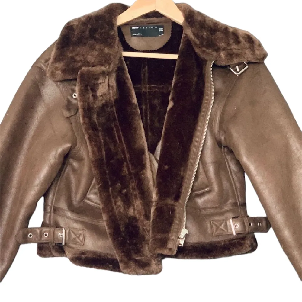 Biker jacket with teddy lining in perfect condition. Jackor.