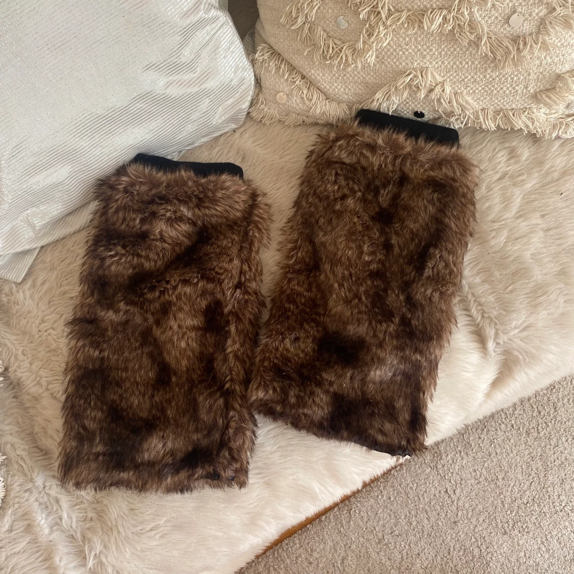 Fluffiga benvärmare 