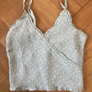 Hollister linne - Hollister linne, storlek XS. Grönt, superbra kvalitet, typ aldrig använt.