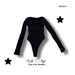 Goth body shirt~ - Aldrig använd! <3 tryck inte på köp nu! Skriv till mig först! ( Jätte snygg med bagge jeans ) 