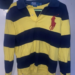 Ralph lauren tröja - Tröja från Ralph lauren i strl S. Inga synliga tecken på användning 