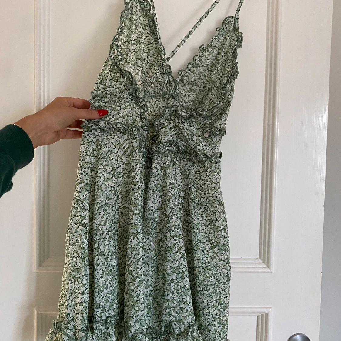 Klänning med öppen rygg  - 90