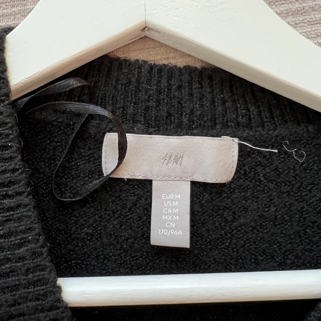 Finstickad t-shirt  - 90