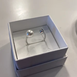 Ring - Jätte fin ring, tror den är från Edblad men inte säker. Använd men i fint skick