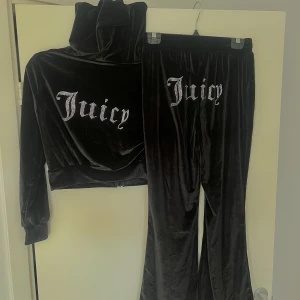 Juicy Couture - Oanvänd, min sambo råkade få dubbelpresent. 