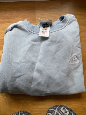 Adidas tröja - Tunn tjocktröja från adidas Xs 
