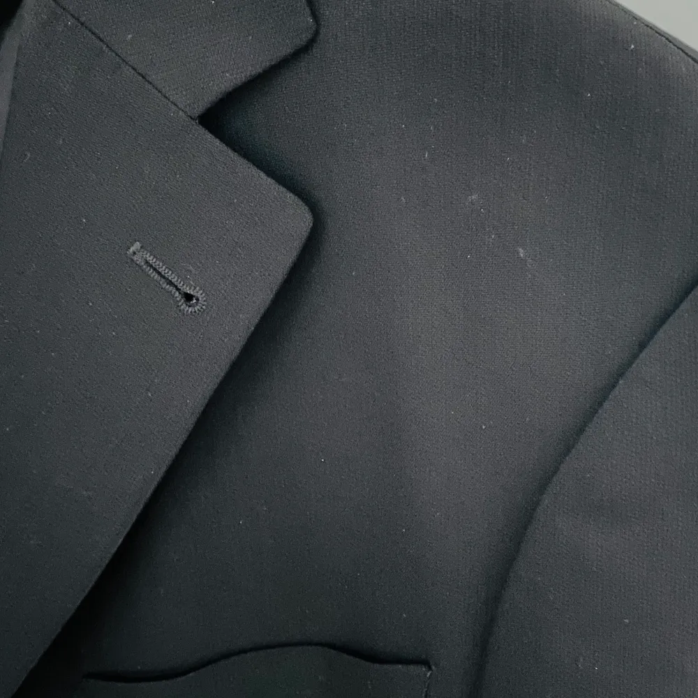 Hugo Boss blazer made in USA. Pure virgin wool. Good condition. Size US 36R . Kostymer.